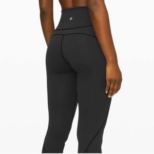 Lululemon black in movement tight/legging 25” sz 8